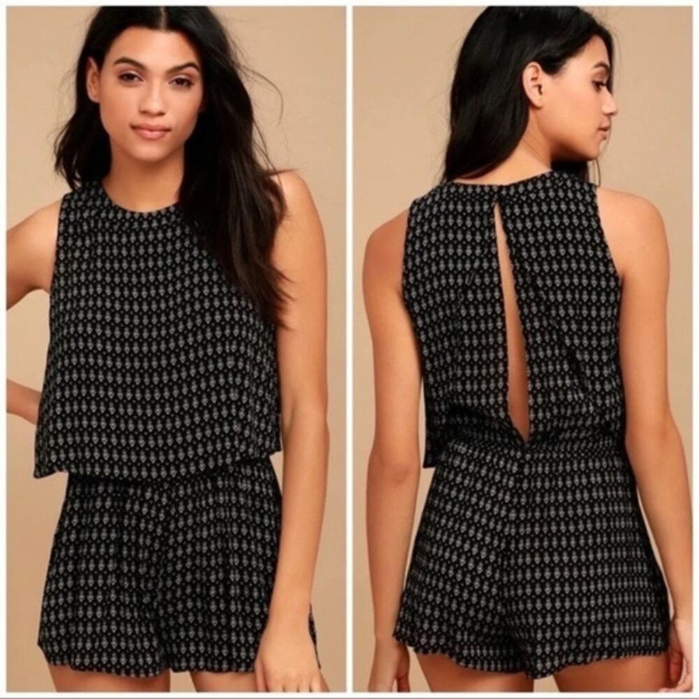 Lulus Creative Approach Black Arrow Print Open Back Romper Size XS